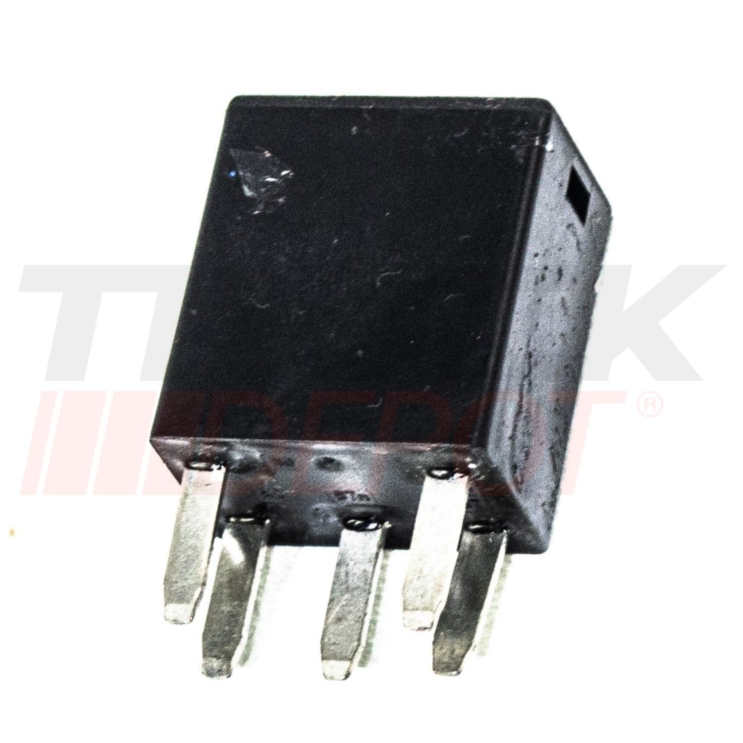 Relay mini de 5 patillas en 12V