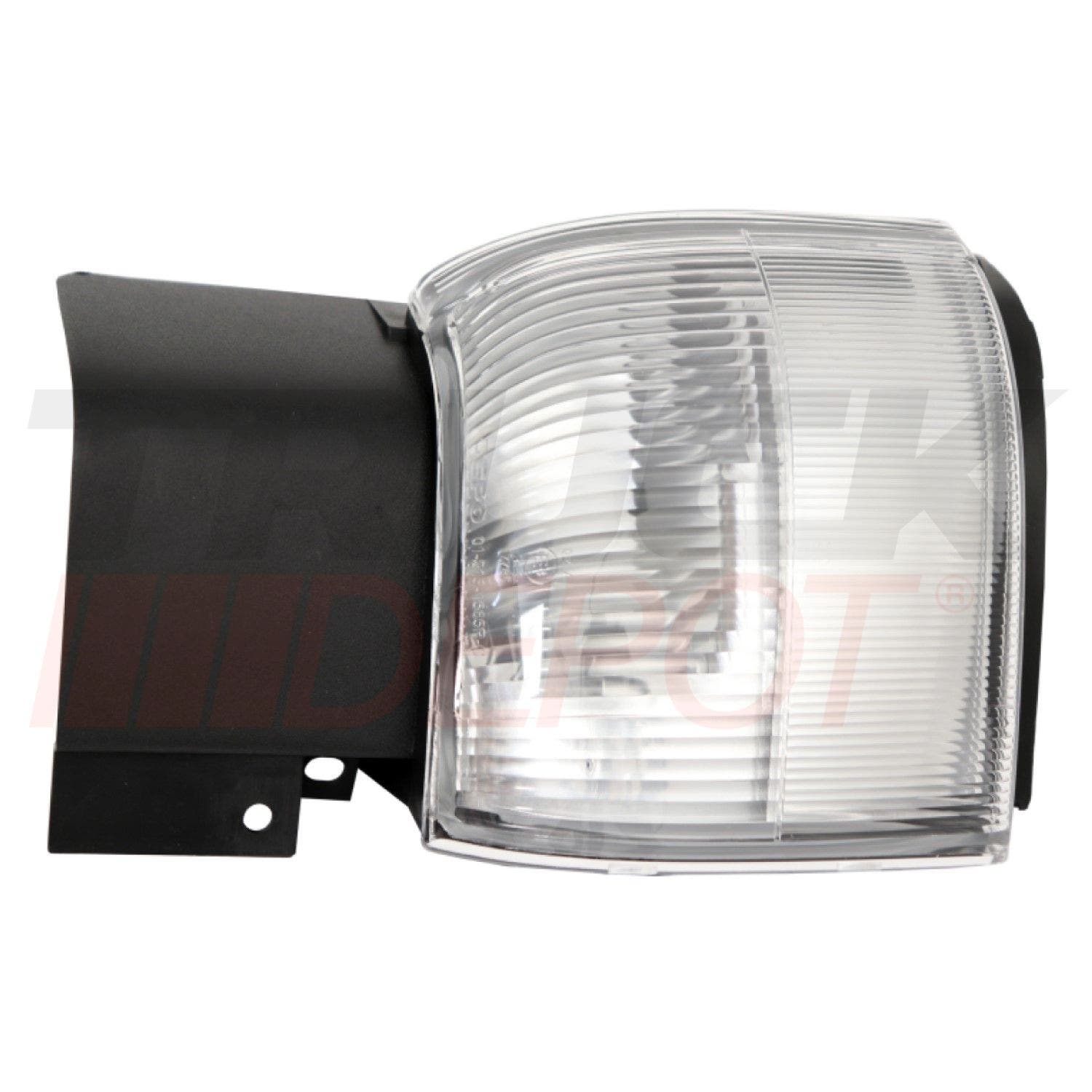 Lampara media luz derecha para Nissan UD blanca